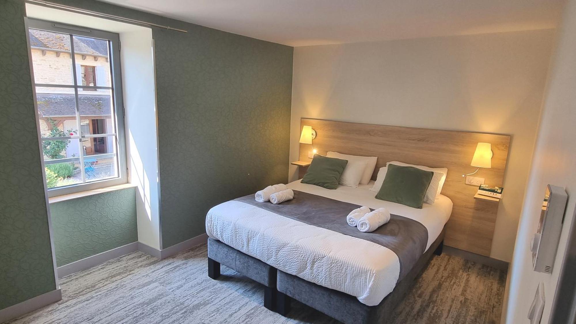 Logis Hotel Archambeau Thonac Exterior foto